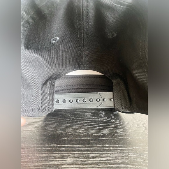 New York Yankees Snap Back Hat - Picture 4 of 7